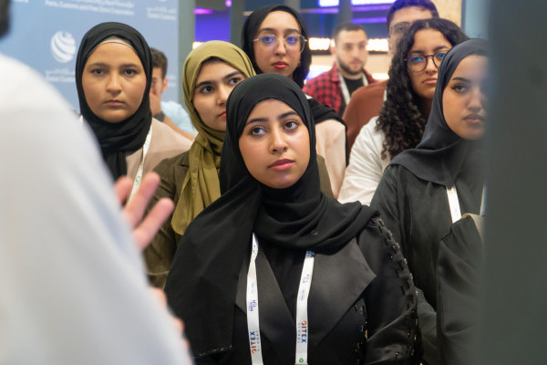 Students and Staff of Ajman University Visit GITEX Dubai 2024 to Explore the Latest Technological Innovations in Sustainability