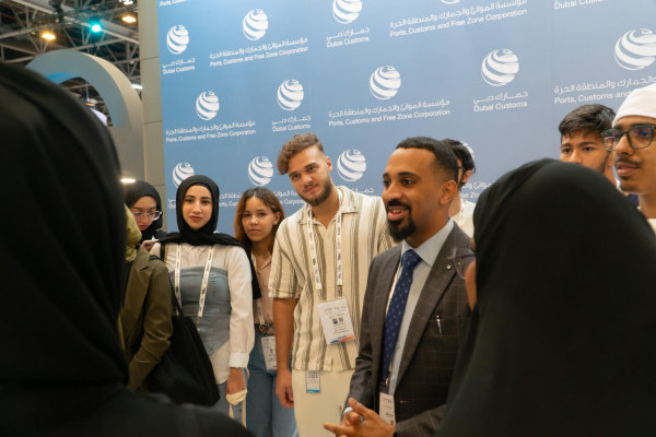Students and Staff of Ajman University Visit GITEX Dubai 2024 to Explore the Latest Technological Innovations in Sustainability