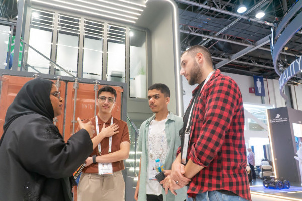 Students and Staff of Ajman University Visit GITEX Dubai 2024 to Explore the Latest Technological Innovations in Sustainability