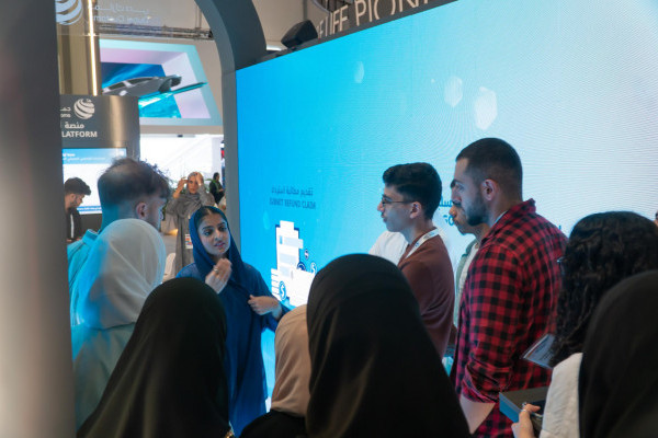 Students and Staff of Ajman University Visit GITEX Dubai 2024 to Explore the Latest Technological Innovations in Sustainability