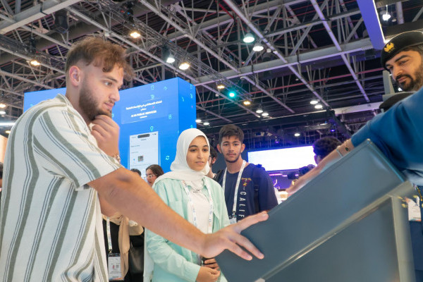 Students and Staff of Ajman University Visit GITEX Dubai 2024 to Explore the Latest Technological Innovations in Sustainability